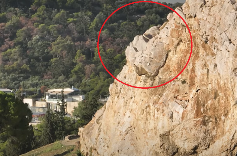 Μπορείς να δεις την κρυφή φιγούρα στο βράχο της Ακρόπολης;