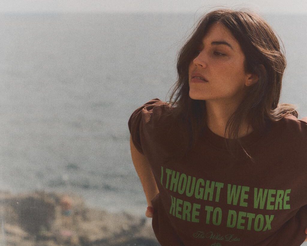 Η Zara κυκλοφορεί μια συλλογή εμπνευσμένη από τη σειρά «The White Lotus»