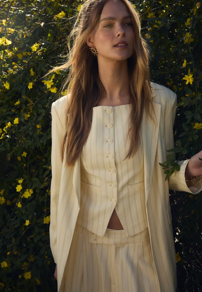 Τα rustic total looks ξεχωρίζουν ως η κυρίαρχη τάση της άνοιξης