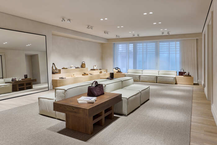 Η Zara αποκαλύπτει το νέο της κατάστημα στο εμβληματικό κτήριο του Μινιόν στην Αθήνα