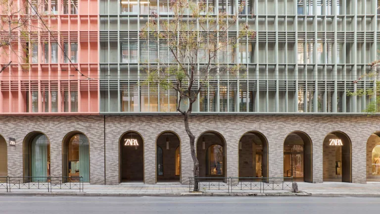 Η Zara αποκαλύπτει το νέο της κατάστημα στο εμβληματικό κτήριο του Μινιόν στην Αθήνα