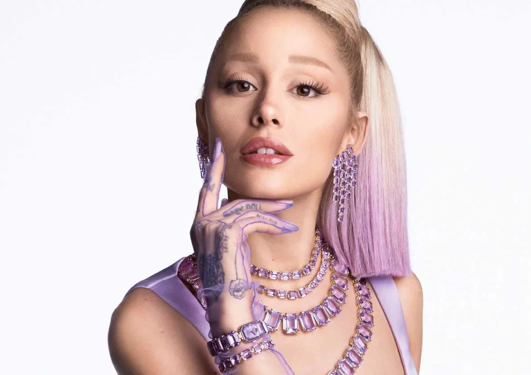 Η Swarovski γιορτάζει την καμπάνια Άνοιξη-Καλοκαίρι 2025 με την Ariana Grande