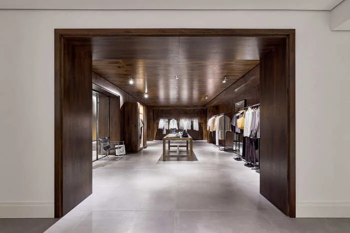 Η Zara αποκαλύπτει το νέο της κατάστημα στο εμβληματικό κτήριο του Μινιόν στην Αθήνα