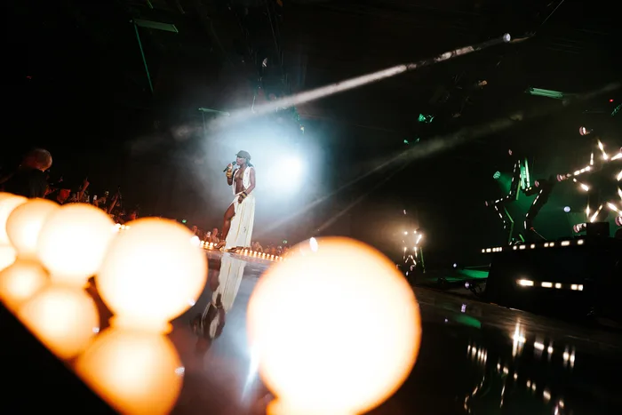 Η Doechii, η Robyn και ο Jamie xx ήταν οι πρωταγωνιστές ενός μοναδικού φεστιβάλ στο Λος Άντζελες για τη Συλλογή S/S 2025 της H&M