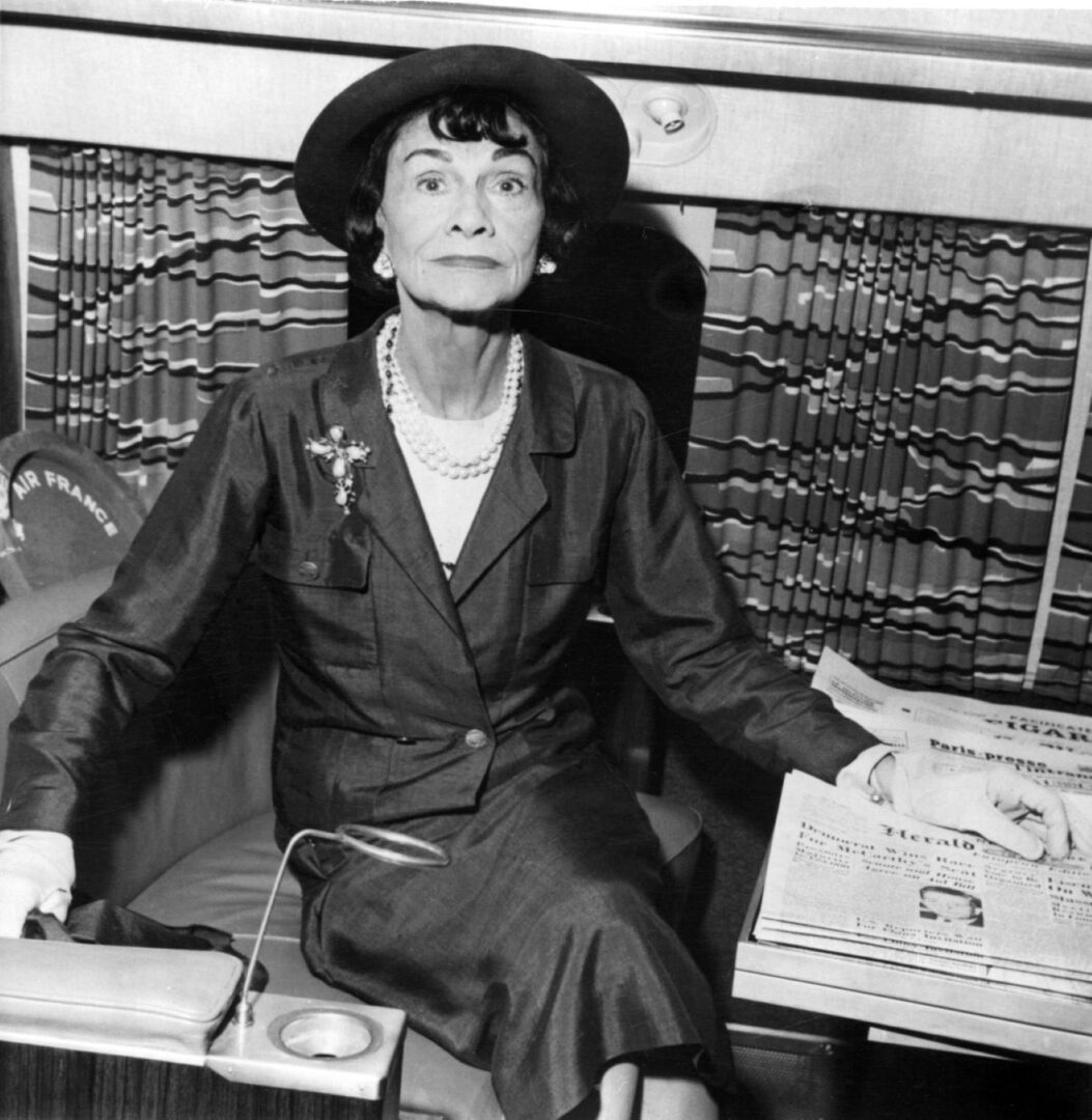 Coco Chanel: Οι top συμβουλές της θρυλικής Γαλλίδας σχεδιάστριας για να είσαι πάντα κομψή