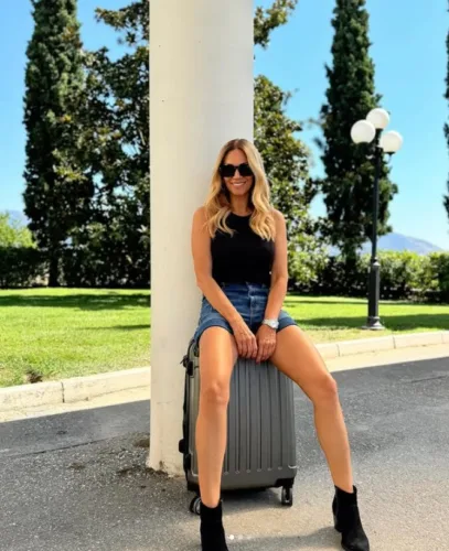 Έλλη Κοκκίνου: Η αντίδραση της τραγουδίστριας σε ρεπόρτερ- «Μας είπες και γεματούλες και μεγάλες»