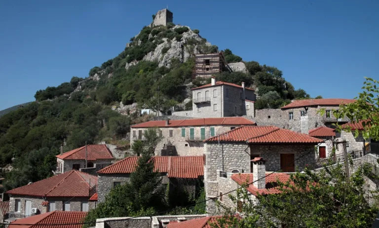Αυτό είναι το «Τολέδο» της Ελλάδας με κάστρο και αρχοντικά 2,5 ώρες από την Αθήνα