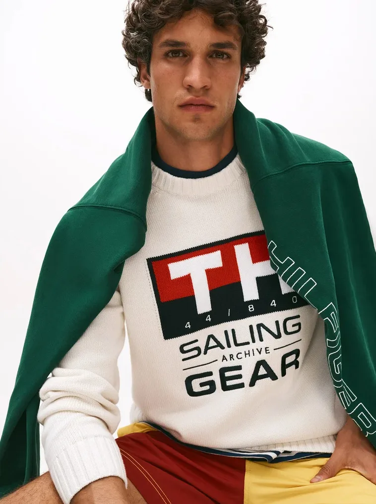 Η Tommy Hilfiger αποτίει φόρο τιμής στη ναυτική της κληρονομιά παρουσιάζοντας τη Hilfiger Sailing Collection