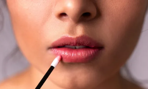 Πώς θα εξαφανίσεις τις ρυτίδες από τα χείλη σου- Οι 4 αλάνθαστες τεχνικές για νεανική εμφάνιση