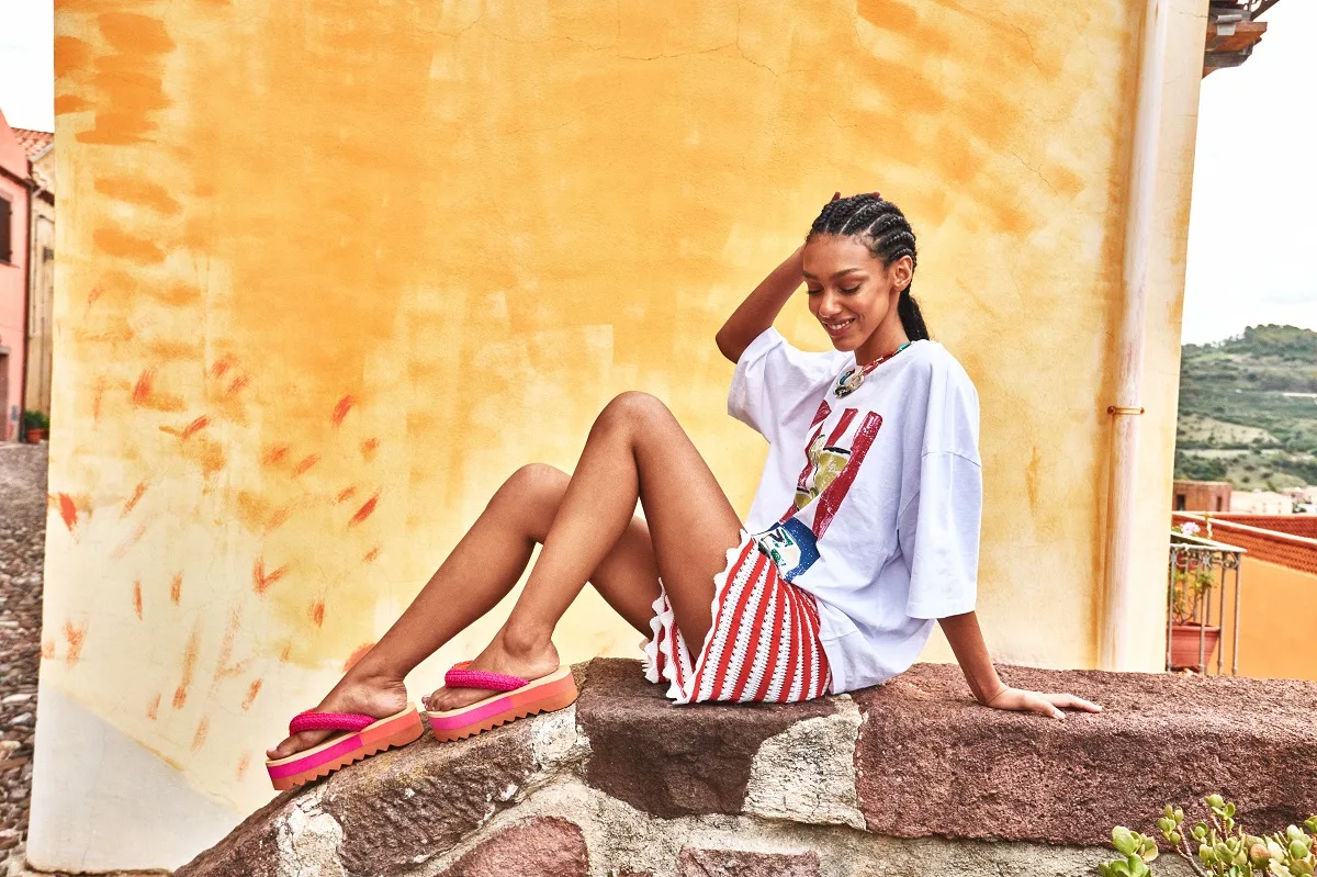 When More is More: Η Havaianas αποθεώνει τους λάτρεις του μαξιμαλισμού με μια τολμηρή boho συλλογή