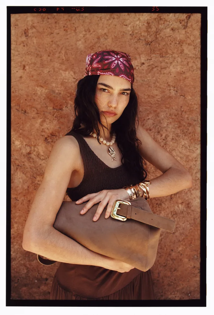 Η Stradivarius παρουσιάζει τη συλλογή Άνοιξη - Καλοκαίρι 2025