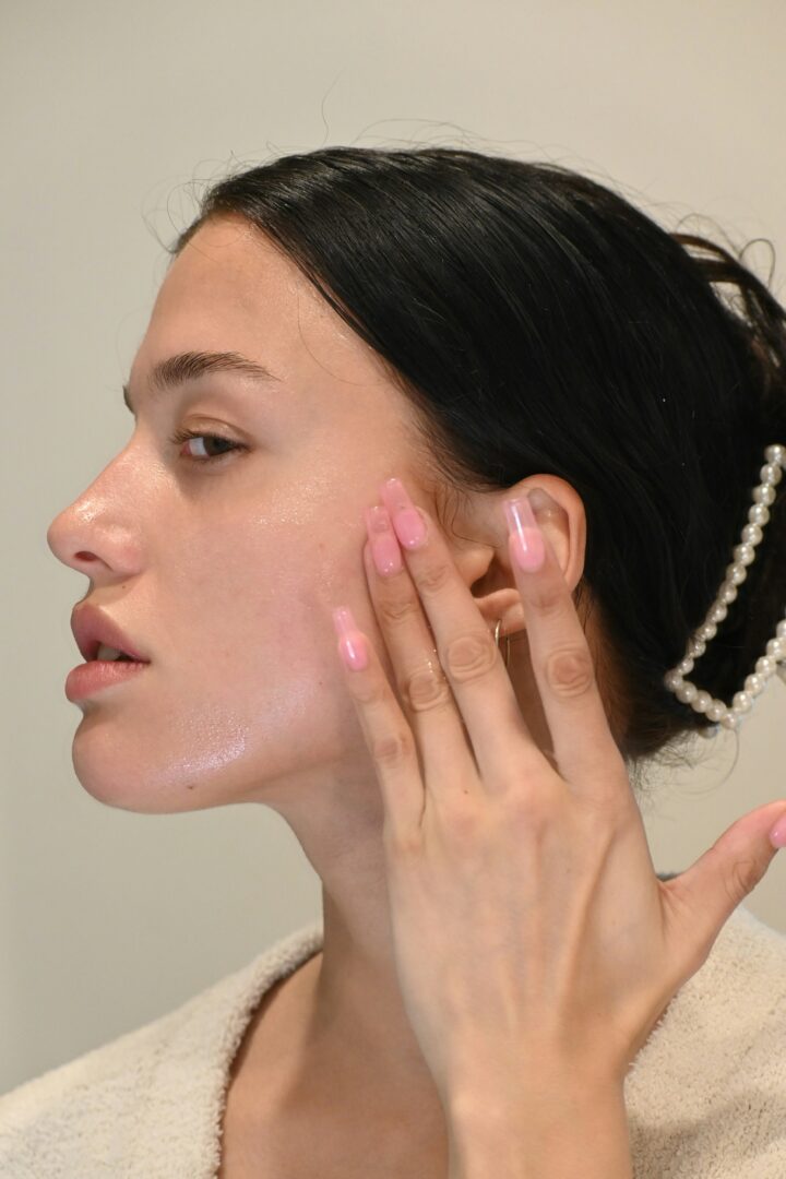 Δερματολόγος: Το κόλπο με την ενυδατική για νεανικό δέρμα