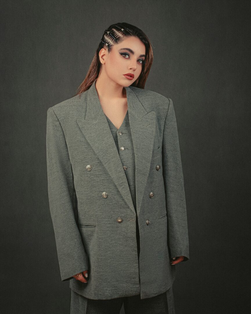 Ντύσου σαν Παριζιάνα: Τα 6 κομμάτια που κάθε Γαλλίδα άνω των 40 έχει στη ντουλάπα της