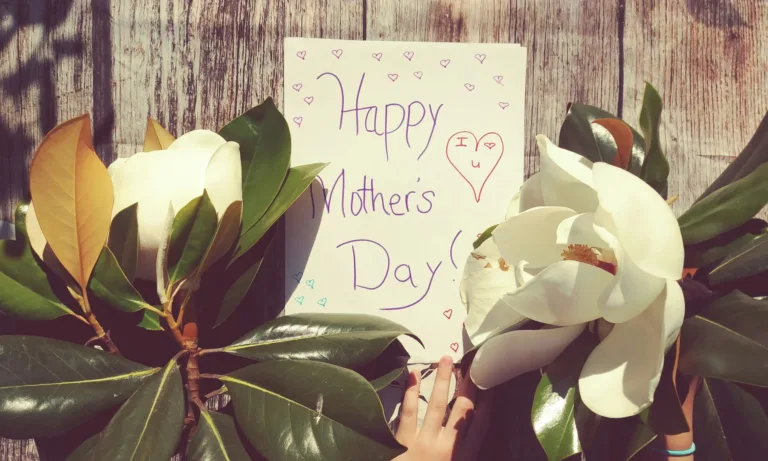 Οι πιο όμορφες ευχές για τη γιορτή της μητέρας 2025