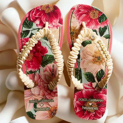 Η Havaianas και η Dolce & Gabbana παρουσιάζουν τη δεύτερή τους συλλογή