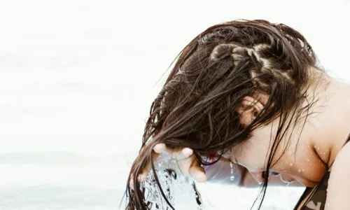 Το κοινό λάθος που κάνεις με το conditioner όταν λούζεις τα μαλλιά σου - Οι συμβουλές των ειδικών