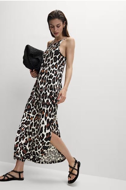 Τα πιο σικάτα καφτάνια και ρούχα παραλίας με κάτω από 30 ευρώ