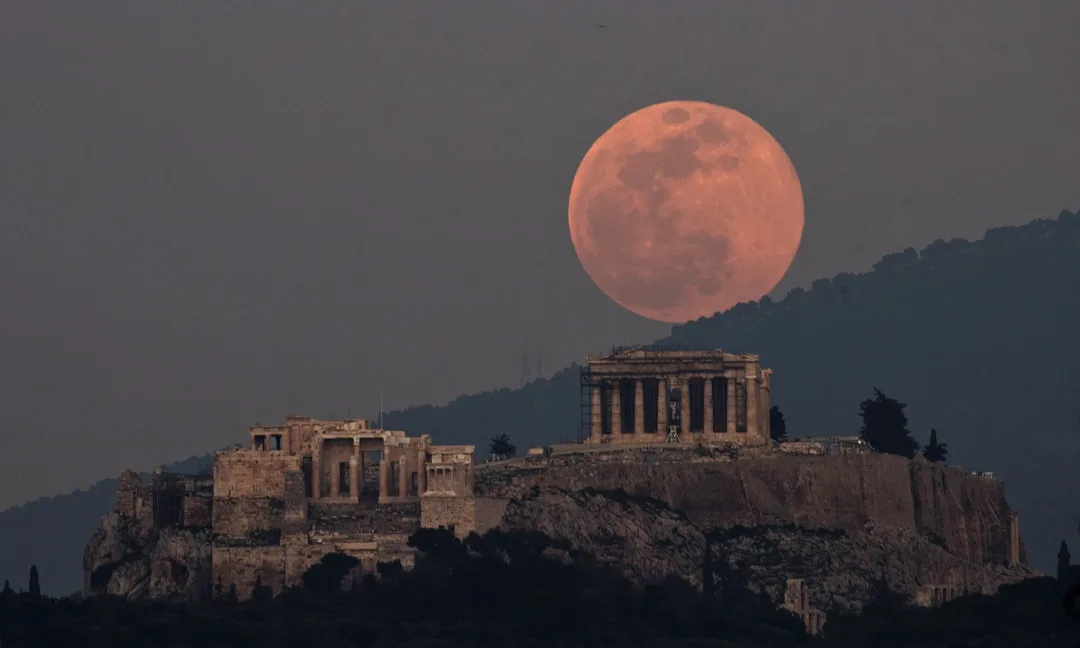 Πανσέληνος Ιουνίου 2025: Πότε είναι – Για ποια ζώδια χτυπά η καμπάνα