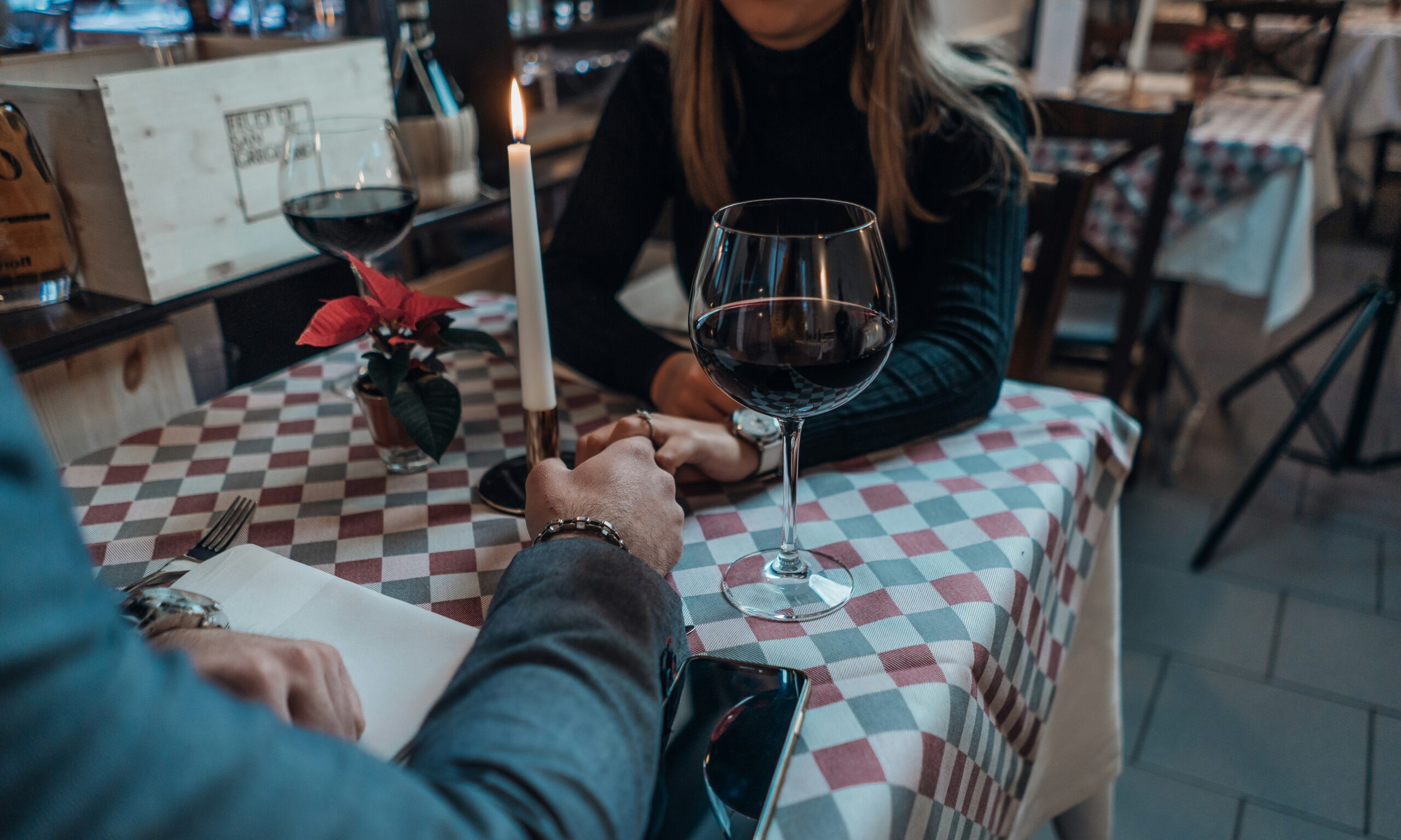 Ψυχολόγος: Πώς να σχεδιάσεις μια έξοδο με το σύντροφό σου για να αναζοπυρώσετε τη σχέση σας