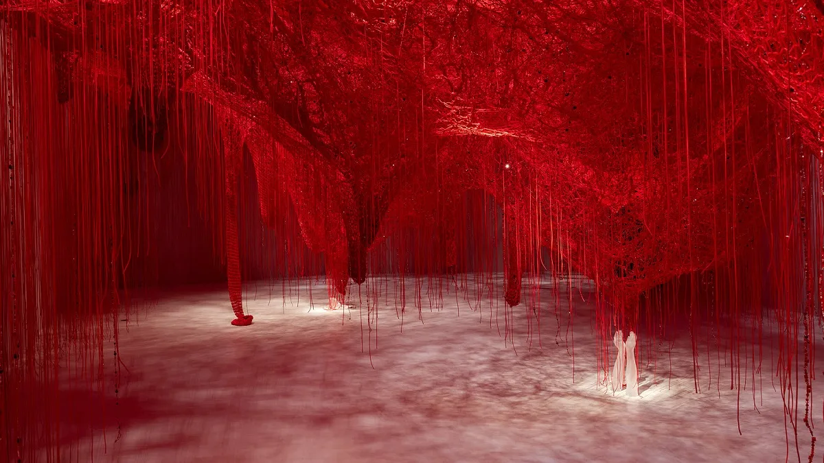 Το Swarovski Kristallwelten αποκαλύπτει τη νέα Chamber of Wonder από την Ιαπωνέζα Καλλιτέχνη Chiharu Shiota
