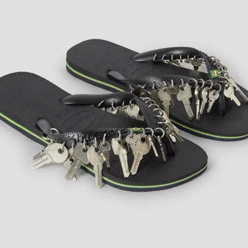 Gimaguas x Havaianas: Το σχέδιο Brasil επανασχεδιασμένο στο Παρίσι
