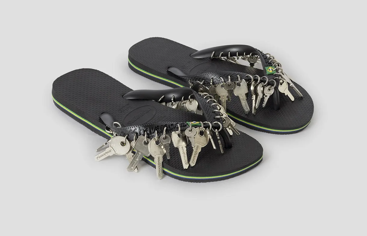 Gimaguas x Havaianas: Το σχέδιο Brasil επανασχεδιασμένο στο Παρίσι