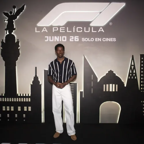 Ο Damson Idris στην πρεμιέρα της ταινίας F1® στο Μεξικό με Tommy Hilfiger