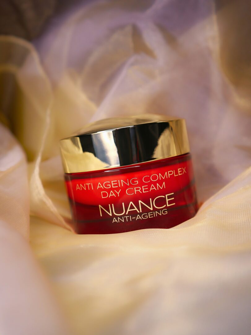 Η απλή ρουτίνα περιποίησης προσώπου του Χάρβαρντ για αντιγήρανση