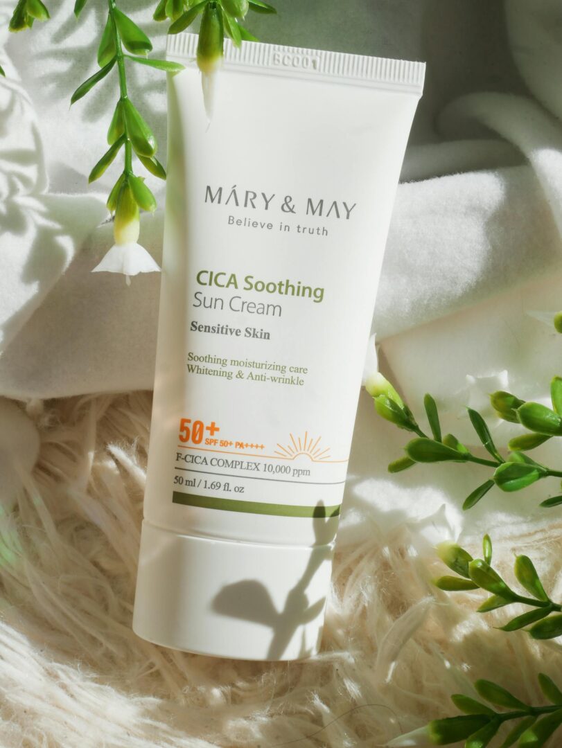 Δερματολόγος εξηγεί: Πώς να προστατεύσεις την επιδερμίδα σου από τον ήλιο μέσα στην πόλη