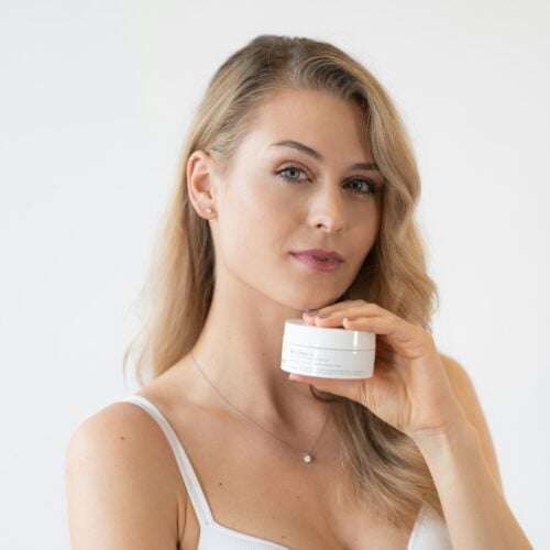Κι όμως, το υπερβολικό skincare μπορεί να βλάψει το δέρμα – Τι πρέπει να προσέχεις