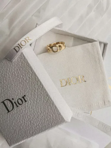Christian Dior: Οι 10 αξέχαστες συμβουλές του Γάλλου σχεδιαστή μόδας για την κομψότητα και την ομορφιά