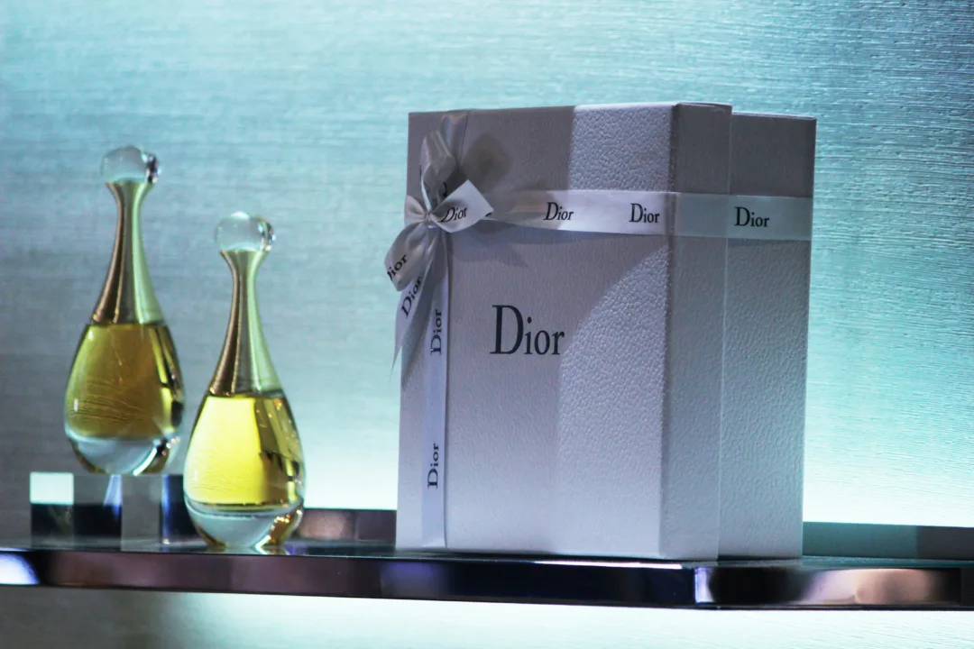 Christian Dior: Οι 10 αξέχαστες συμβουλές του Γάλλου σχεδιαστή μόδας για την κομψότητα και την ομορφιά