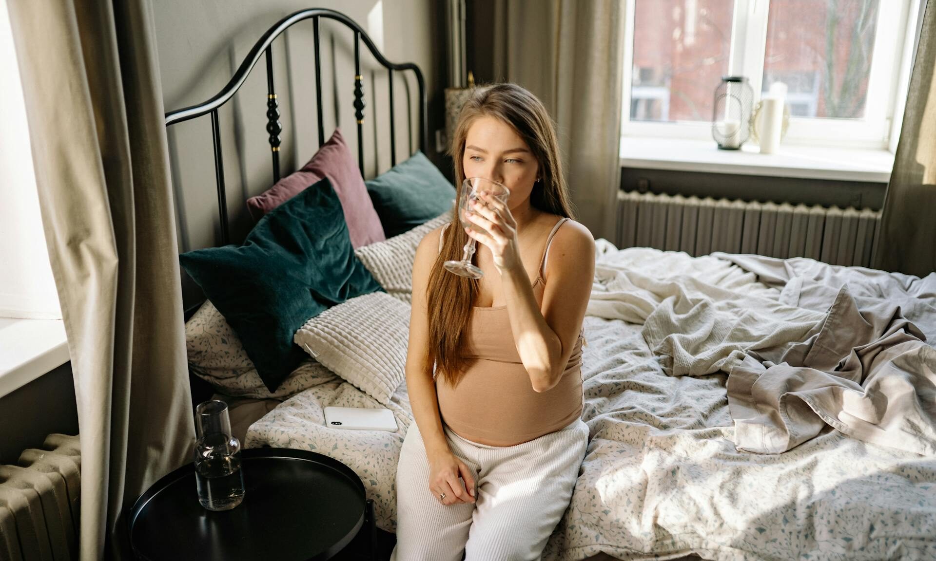 Καύσωνας και εγκυμοσύνη: Πώς να προστατεύσεις εσένα και το μωρό σου