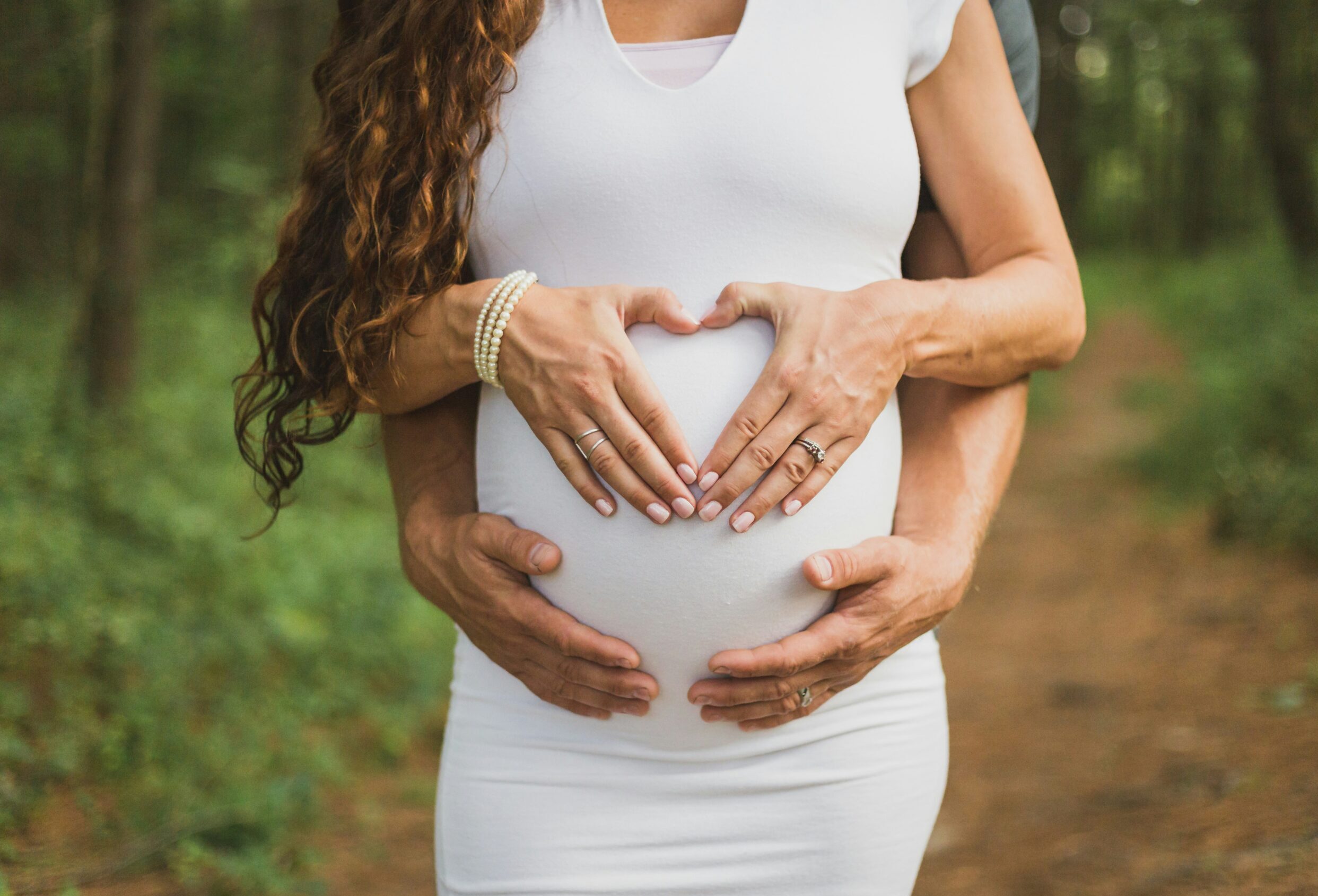 Πώς η ηλικία του πατέρα μπορεί να αυξήσει τον κίνδυνο στην εγκυμοσύνη της γυναίκας