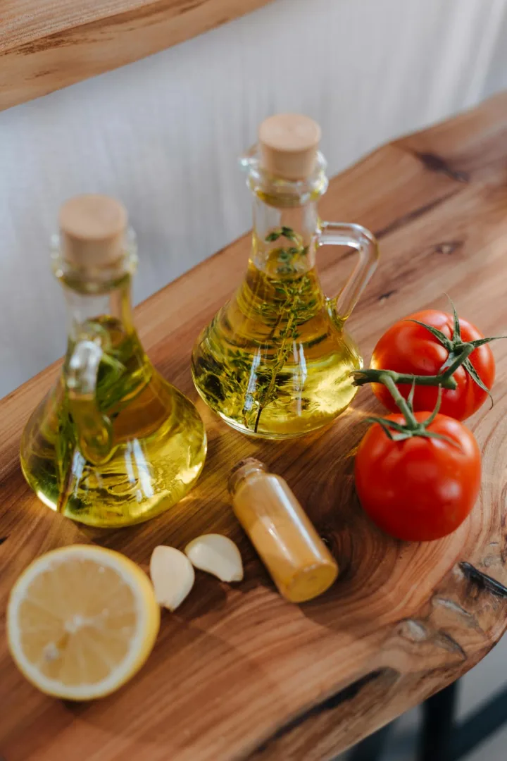 Πόσο ελαιόλαδο να καταναλώνεις κάθε μέρα για μακροζωία και υγιή καρδιά