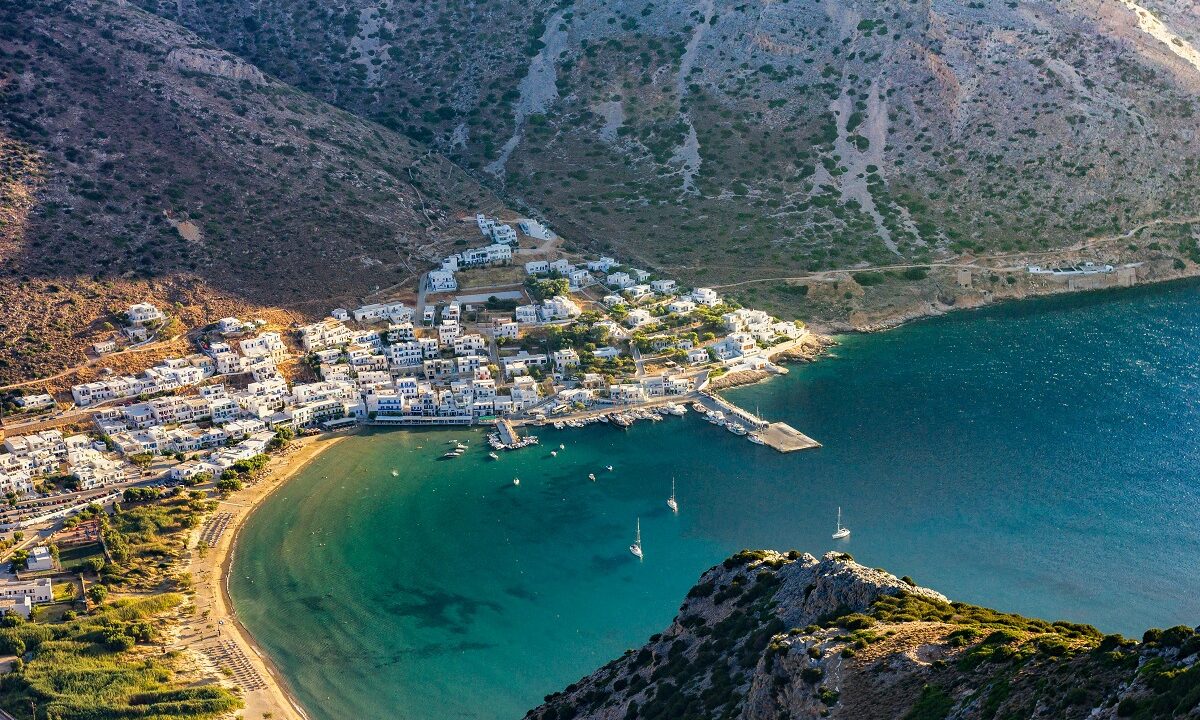 Τα 4 νησιά που θα πας φτηνές διακοπές το καλοκαίρι 2025 – Από 130 ευρώ το πενταήμερο