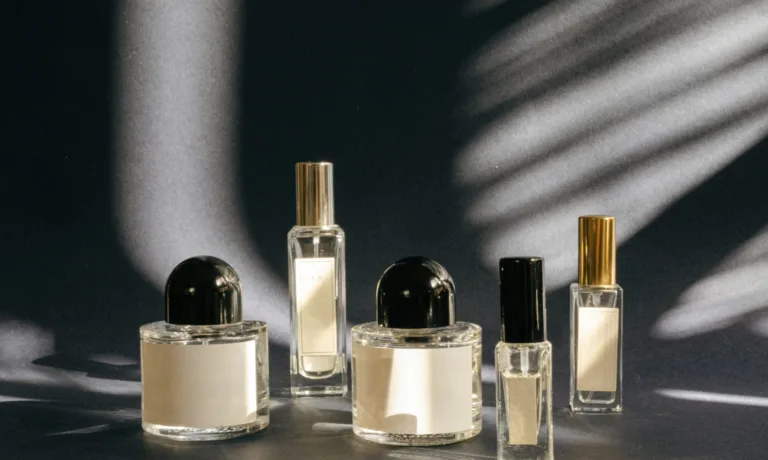 Μην πετάς τα άδεια μπουκαλάκια κολόνιας – Δες πώς θα τα χρησιμοποιήσεις στο σπίτι σου