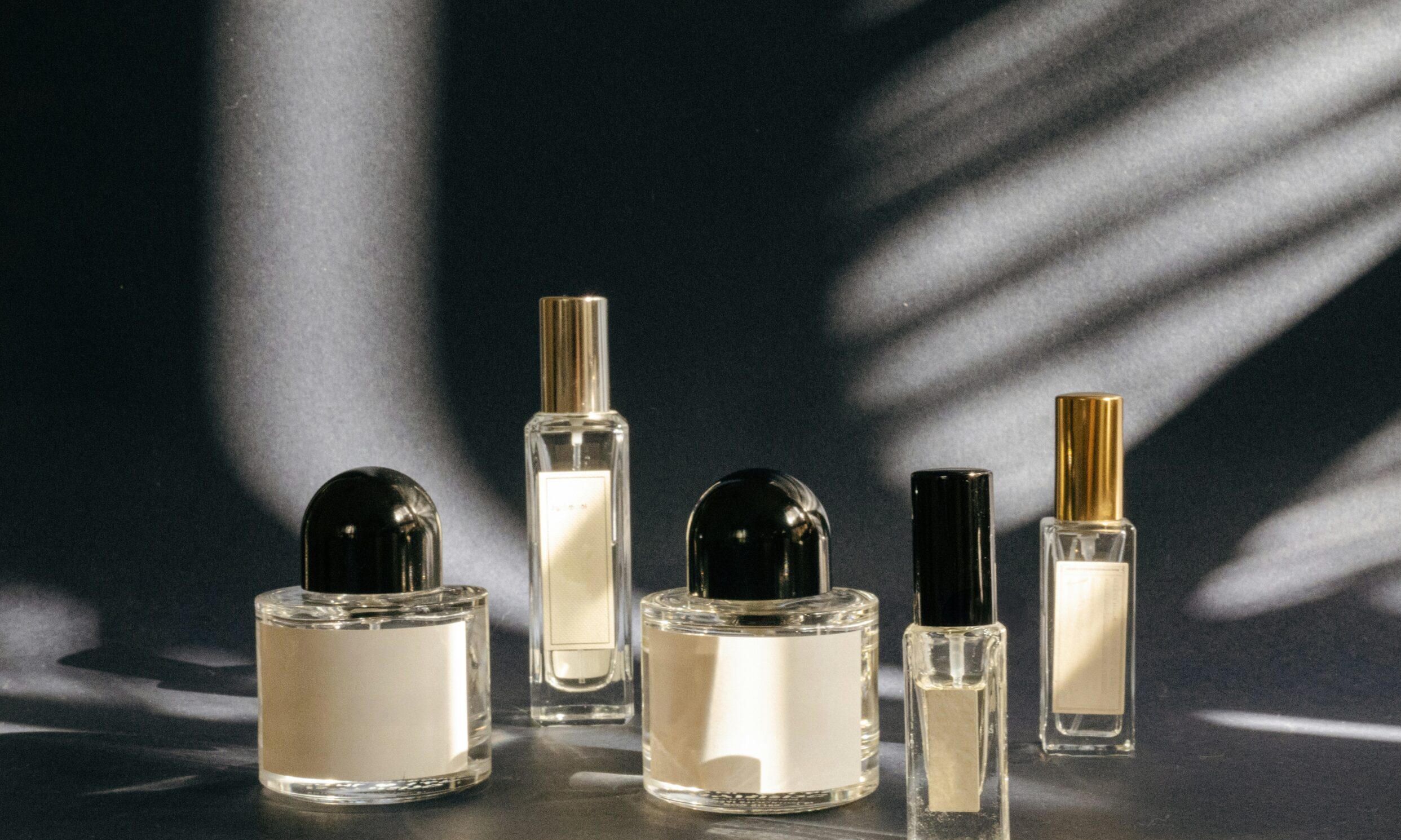 Μην πετάς τα άδεια μπουκαλάκια κολόνιας – Δες πώς θα τα χρησιμοποιήσεις στο σπίτι σου