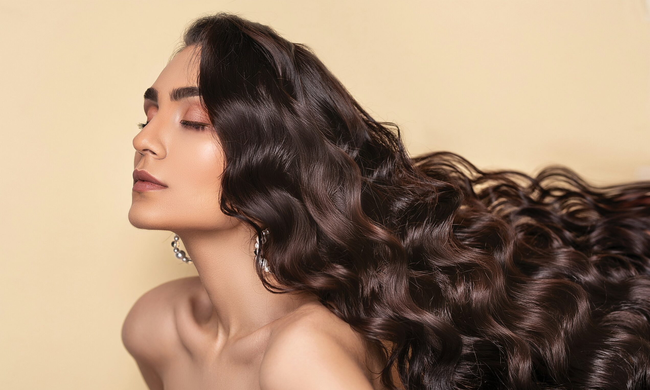 Αυτό το λάδι θα μεταμορφώσει τα μαλλιά σου, σύμφωνα με τους κομμωτές