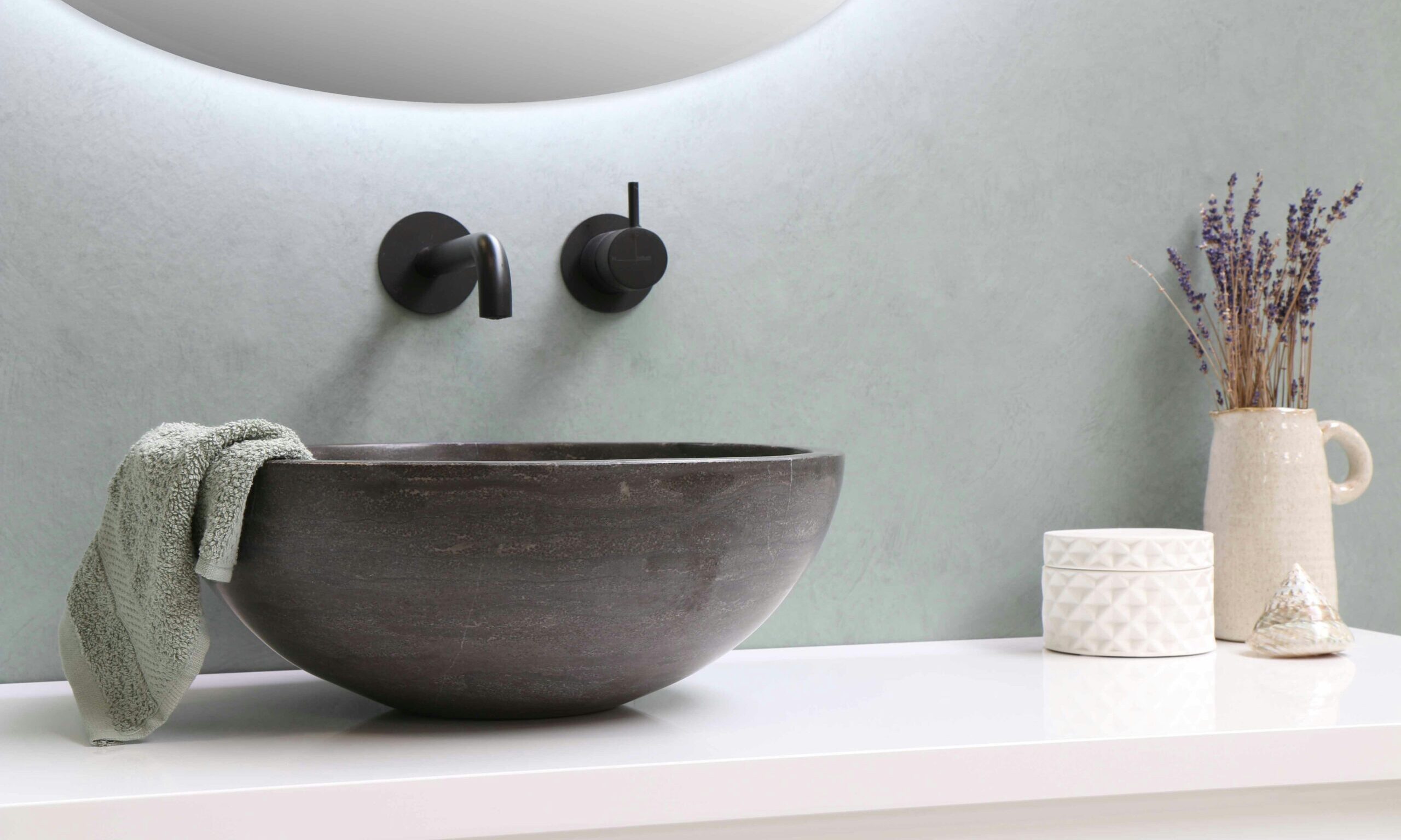 Μούχλα στο σπίτι: Πώς θα την ξεφορτωθείς εύκολα, χωρίς χημικά