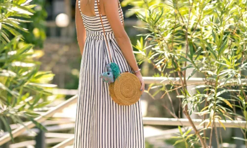 Πώς να ντυθείς κομψά το καλοκαίρι μετά τα 40: 5 styling tips που κάνουν τη διαφορά