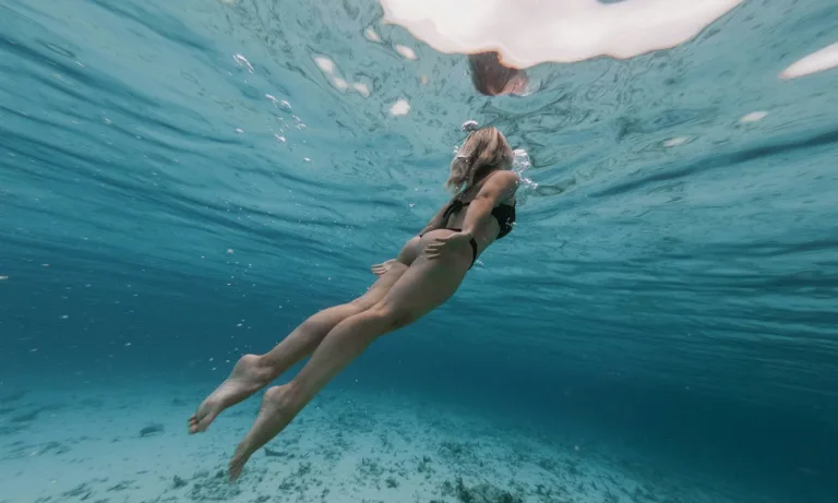 Τι πρέπει να προσέχεις αν φοράς ταμπόν στη θάλασσα το καλοκαίρι