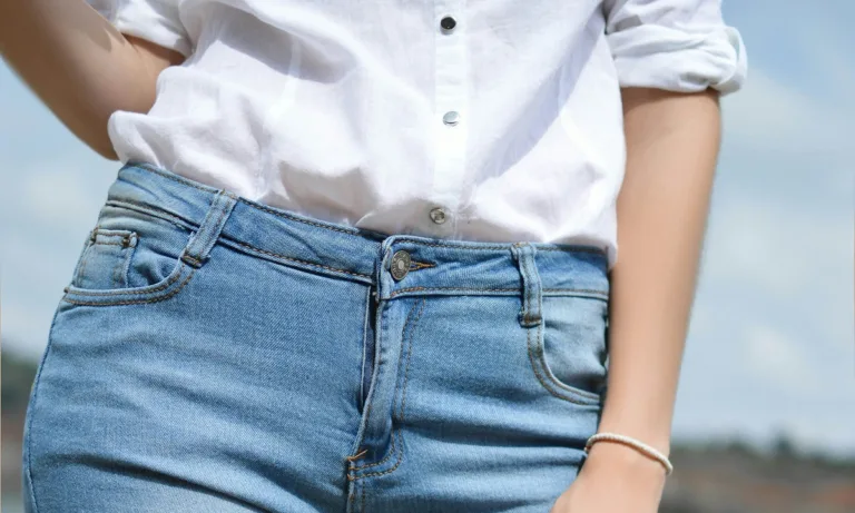 Γιατί υπάρχει μια μικροσκοπική τσέπη μέσα στη δεξιά τσέπη του τζιν παντελονιού σου