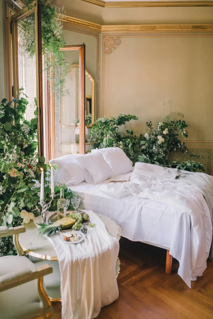 Δημιούργησε ένα cozy υπνοδωμάτιο με minimal καλοκαιρινή διακόσμηση