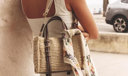 Η all time classic τσάντα των Zara που θα κάνει κάθε look σου να φαίνεται ακριβό μόνο με 30 ευρώ