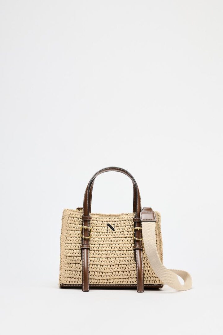 Η all time classic τσάντα των Zara που θα κάνει κάθε look σου να φαίνεται ακριβό μόνο με 30 ευρώ