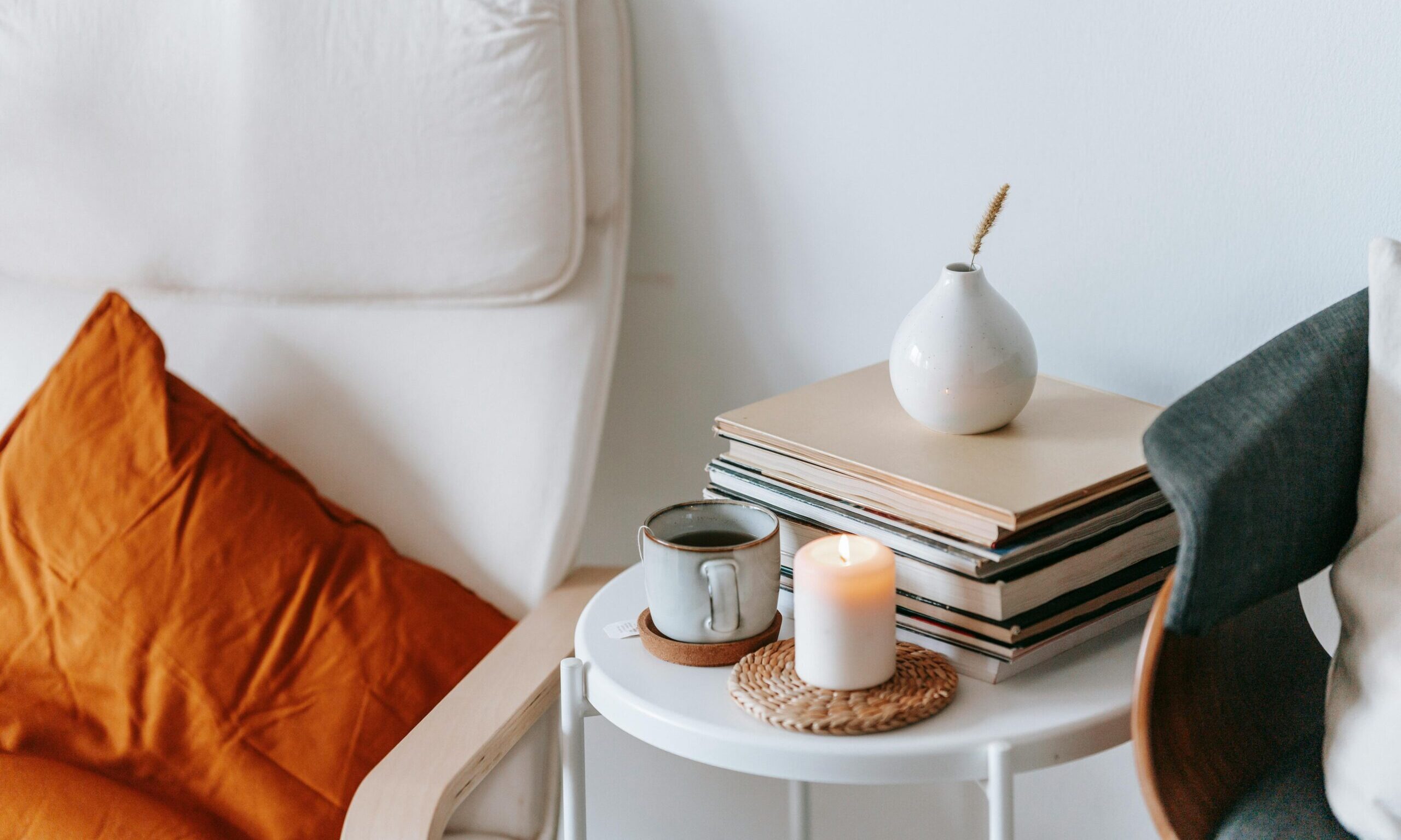 Αρωματικό κερί ή αιθέρια έλαια; Ο απόλυτος οδηγός για χαλάρωση στο σπίτι