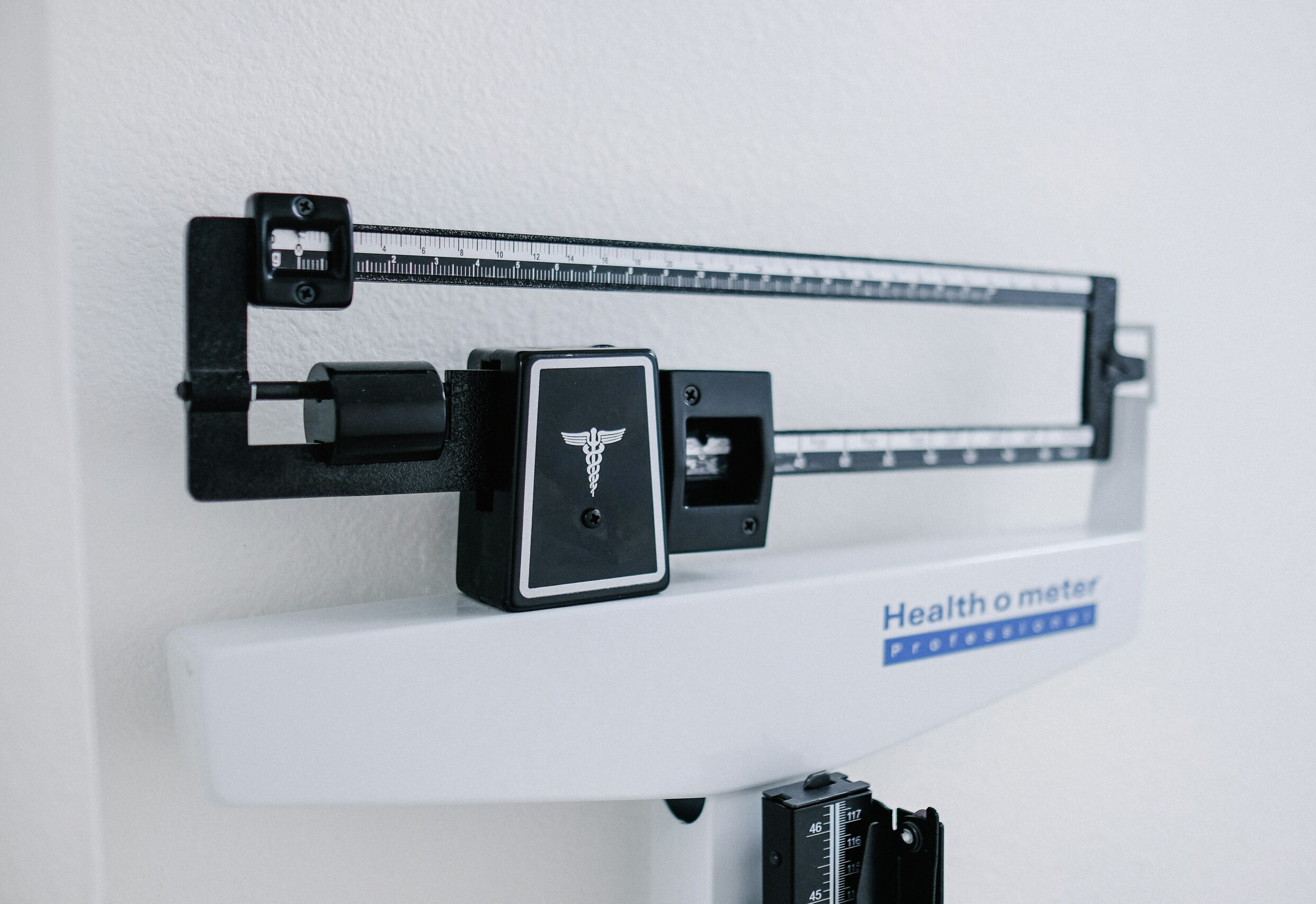 Πόσα κιλά πρέπει να είσαι: Δες πώς θα υπολογίσεις το ιδανικό σου βάρος με μια πράξη