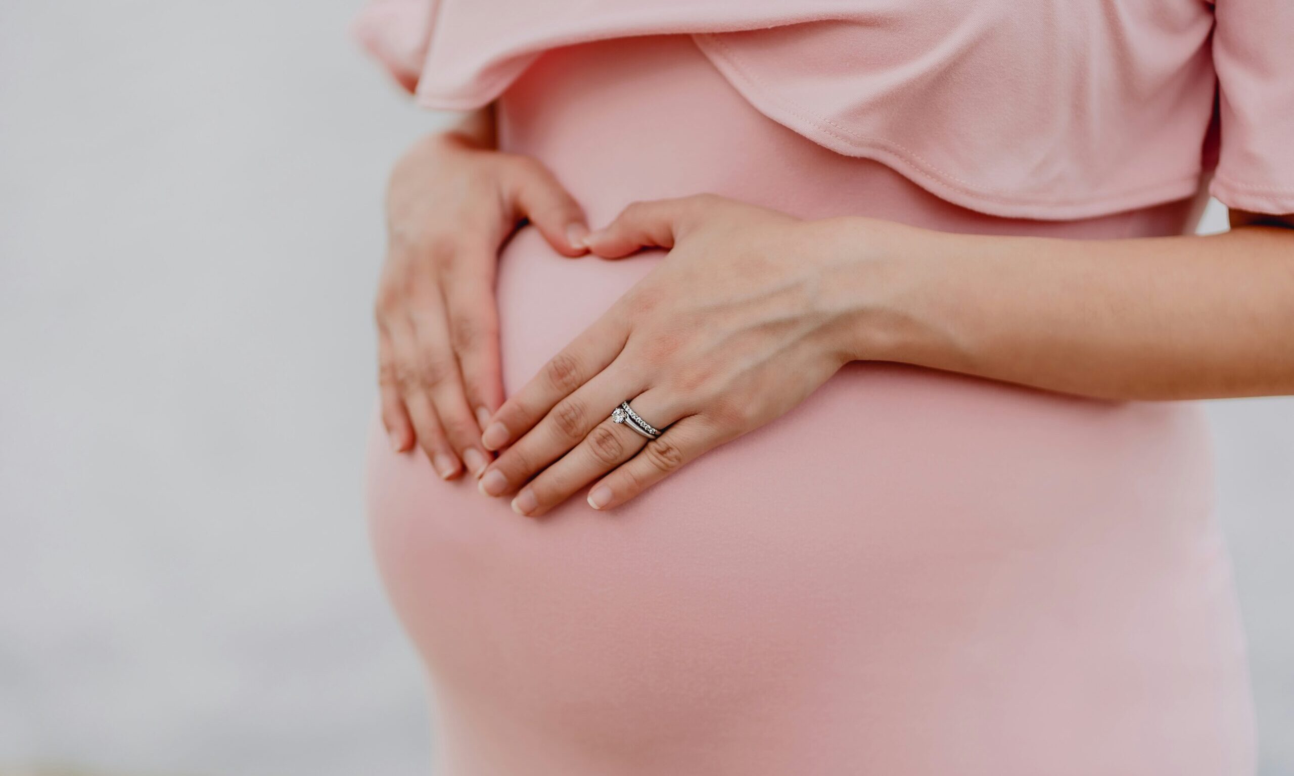 Οι 8 τροφές που πρέπει να αποφεύγουν οι έγκυες