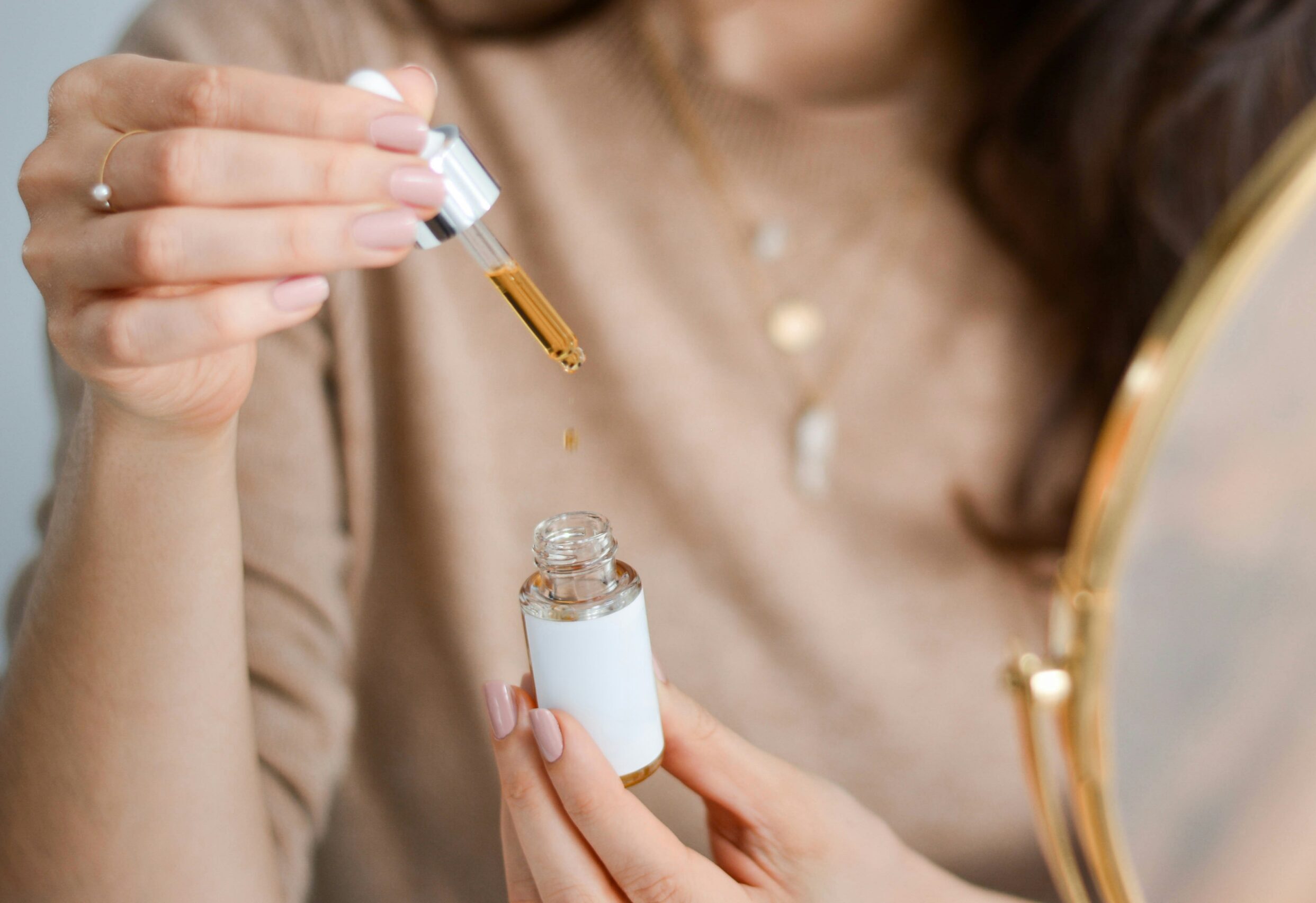 Αυτό το έλαιο αναζωογονεί το δέρμα σου… στη στιγμή